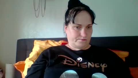 Snapshot of _squirty_pussyyy_ chatting on June 6, 6:12 pm Melisa online show from June 6, 6:12 pm
