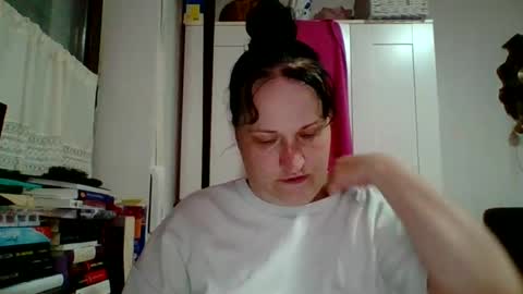 Snapshot of _squirty_pussyyy_ chatting on June 23, 6:11 am Melisa online show from June 23, 6:11 am