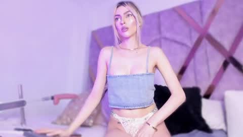 Snapshot of _stacypeach_ chatting on May 18, 2:18 am Stacy peach online show from May 18, 2:18 am