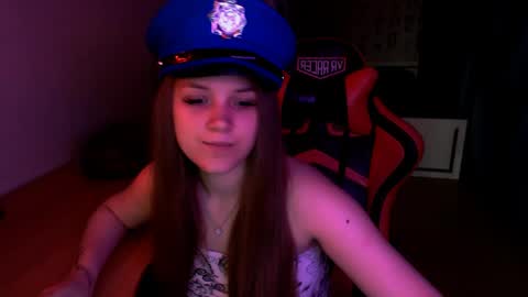 Mari online show from May 11, 4:59 pm