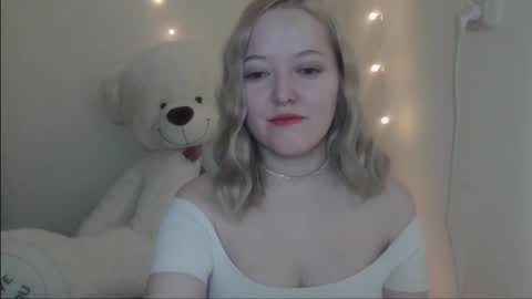 Snapshot of _sweet_smile_ chatting on February 11, 8:14 pm _sweet_smile_ online show from February 11, 8:14 pm