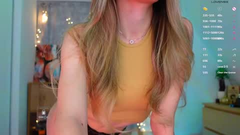 Snapshot of _sweetcams_ chatting on April 28, 6:07 am Dasha online show from April 28, 6:07 am
