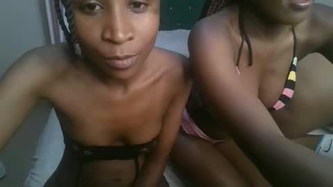 Snapshot of _sweetebony_r chatting on February 4, 4:46 pm _sweetebony_r online show from February 4, 4:46 pm