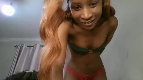Snapshot of _sweetebony_r chatting on February 19, 7:04 am _sweetebony_r online show from February 19, 7:04 am