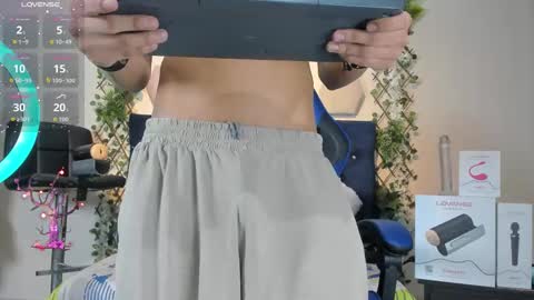 Taylor online show from November 11, 9:48 pm