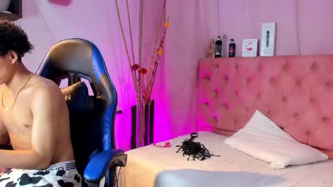 Taylor online show from March 22, 10:24 pm