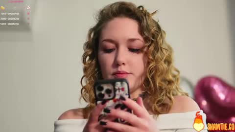 Snapshot of _taylor_swift chatting on May 30, 11:40 am Taylor online show from May 30, 11:40 am