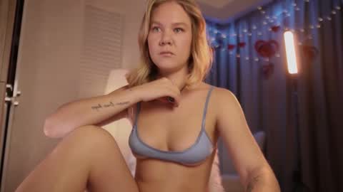 Annie online show from February 19, 2:40 am