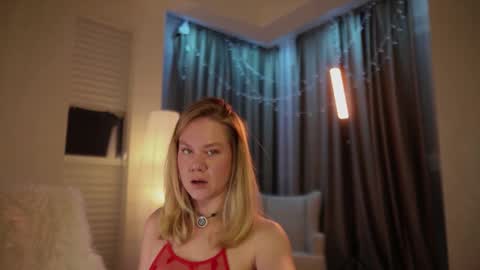 Annie online show from March 9, 2:48 am