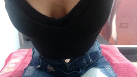 Snapshot of _thamaraa_ chatting on July 28, 7:39 pm Tamara online show from July 28, 7:39 pm