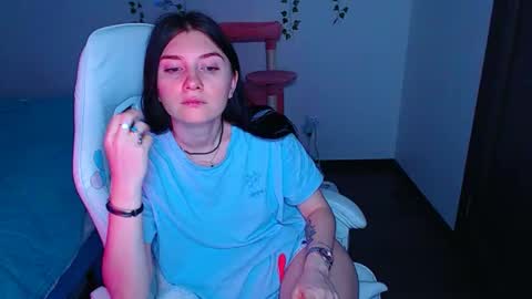 _thesamedaniellatrue_ online show from December 4, 7:11 pm