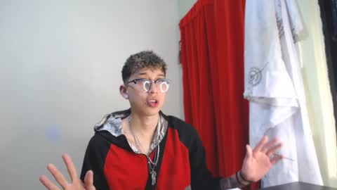 Snapshot of _thomas_hot_ chatting on January 9, 10:09 pm Thomas online show from January 9, 10:09 pm