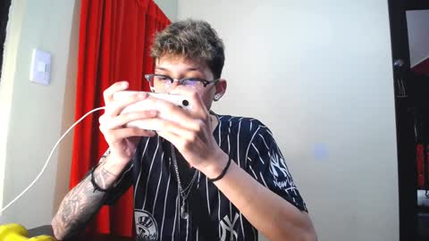 Snapshot of _thomas_hot_ chatting on January 30, 3:29 pm Thomas online show from January 30, 3:29 pm
