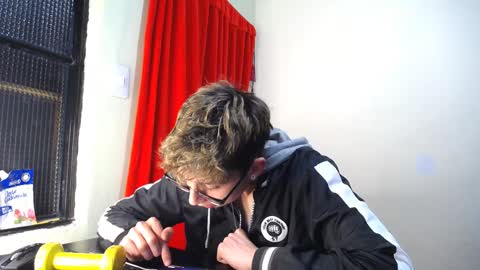 Snapshot of _thomas_hot_ chatting on February 2, 1:02 am Thomas online show from February 2, 1:02 am