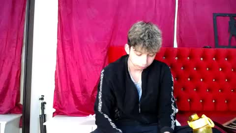 Snapshot of _thomas_hot_ chatting on March 4, 7:08 am Thomas online show from March 4, 7:08 am