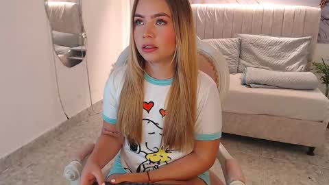 Snapshot of _tiffany1 chatting on November 4, 10:09 pm _tiffany1 online show from November 4, 10:09 pm