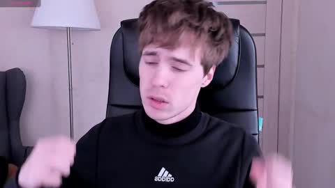 Snapshot of _tokyo_ghoul chatting on February 12, 10:03 am _tokyo_ghoul online show from February 12, 10:03 am