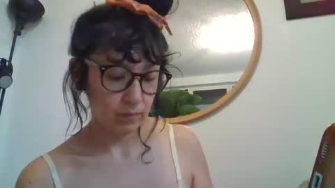 _tutti_frutti_ online show from November 28, 6:05 am