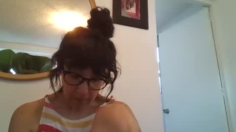 _tutti_frutti_ online show from March 27, 11:15 pm