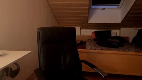 Snapshot of _v_l_a_d_ chatting on June 13, 7:56 pm Vlad online show from June 13, 7:56 pm