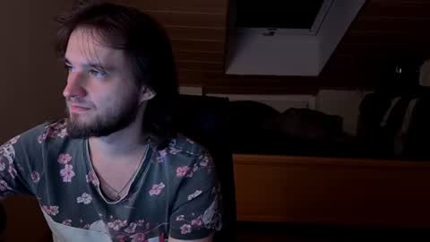 Snapshot of _v_l_a_d_ chatting on August 7, 12:23 am Vlad online show from August 7, 12:23 am