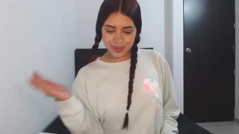 Snapshot of _valentinax_ chatting on February 18, 11:39 am Vale online show from February 18, 11:39 am