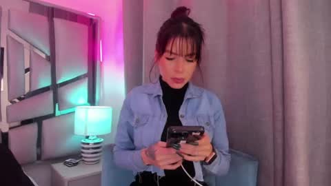 Snapshot of _valeria_saenz_ chatting on July 3, 3:02 am _valeria_saenz_ online show from July 3, 3:02 am