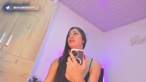 Snapshot of _valeriaa chatting on December 16, 12:15 am online show from December 16, 12:15 am