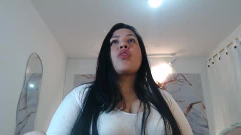 Snapshot of _valeriamiller chatting on October 31, 1:50 am valeria online show from October 31, 1:50 am