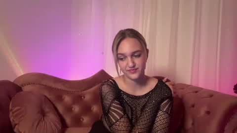 Snapshot of _velvetaura_ chatting on June 25, 10:42 am Luna online show from June 25, 10:42 am