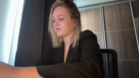 Snapshot of _velvetaura_ chatting on July 1, 7:43 am Luna online show from July 1, 7:43 am