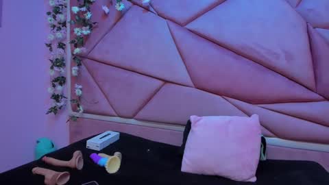 Snapshot of _victoriaboobs chatting on November 5, 8:20 pm _victoriaboobs online show from November 5, 8:20 pm