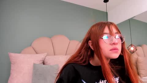 Snapshot of _vix555_ chatting on December 3, 11:55 am Vix online show from December 3, 11:55 am