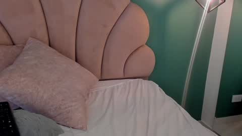 Snapshot of _vix555_ chatting on January 15, 12:04 pm Vix online show from January 15, 12:04 pm