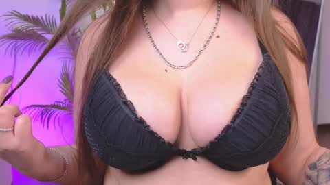 Snapshot of _wendy_evans_ chatting on January 25, 7:39 pm Wendy online show from January 25, 7:39 pm