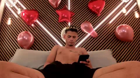 Snapshot of _white_fox_ chatting on February 15, 12:22 pm white fox online show from February 15, 12:22 pm