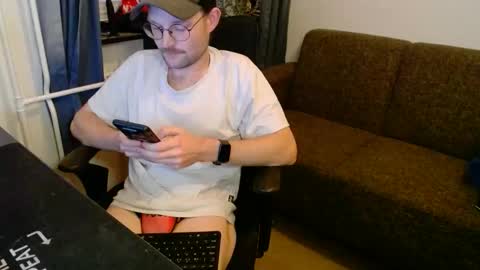 _whoisthatguy_ online show from November 6, 3:46 pm