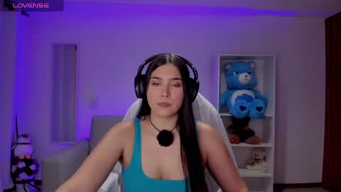 Snapshot of _wtdreamgirl chatting on July 4, 2:40 am Luisa online show from July 4, 2:40 am