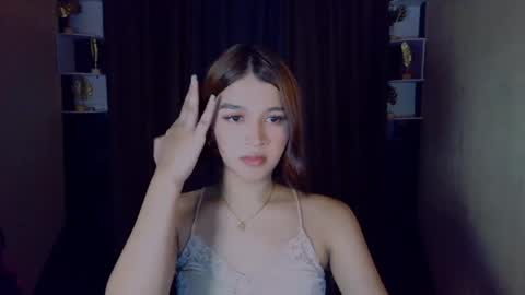 Snapshot of _xxlilly chatting on May 6, 11:59 am _xxlilly online show from May 6, 11:59 am
