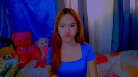 Snapshot of _xxlilly chatting on May 18, 7:47 am _xxlilly online show from May 18, 7:47 am