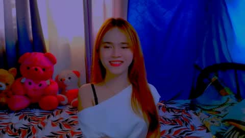 Snapshot of _xxlilly chatting on May 19, 6:31 am _xxlilly online show from May 19, 6:31 am