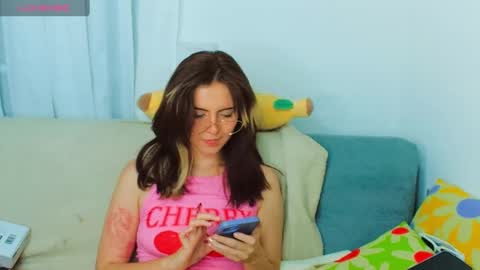 Snapshot of _yourcherrybomb chatting on January 23, 7:22 am _yourcherrybomb online show from January 23, 7:22 am