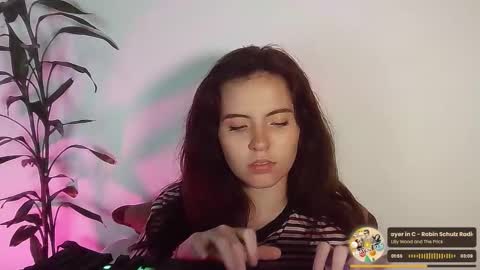 _yourcherrybomb online show from December 2, 3:23 am