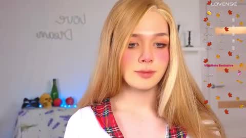 LITTLE FOX online show from October 31, 3:24 pm