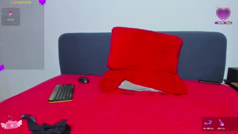 Snapshot of _yourpleasure_ chatting on February 11, 6:24 pm Candice and Mark online show from February 11, 6:24 pm