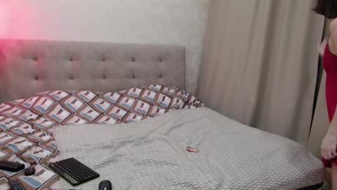 Nicole  Thomas  Dave online show from October 29, 3:25 pm