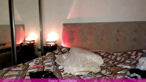 Nicole  Thomas  Dave online show from April 21, 2:51 am