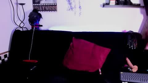 Snapshot of _zara_rosse chatting on April 21, 10:43 am ZARA online show from April 21, 10:43 am