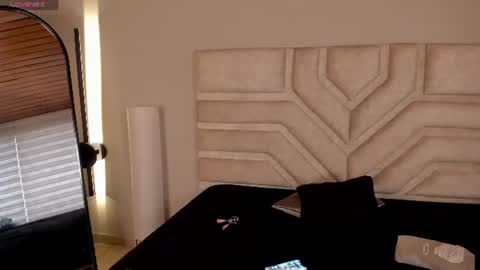 Snapshot of _zoe_3 chatting on July 16, 1:06 pm Zoe online show from July 16, 1:06 pm