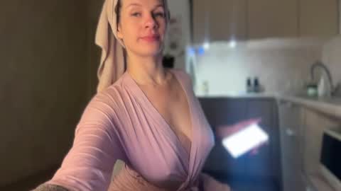        online show from November 9, 9:57 pm